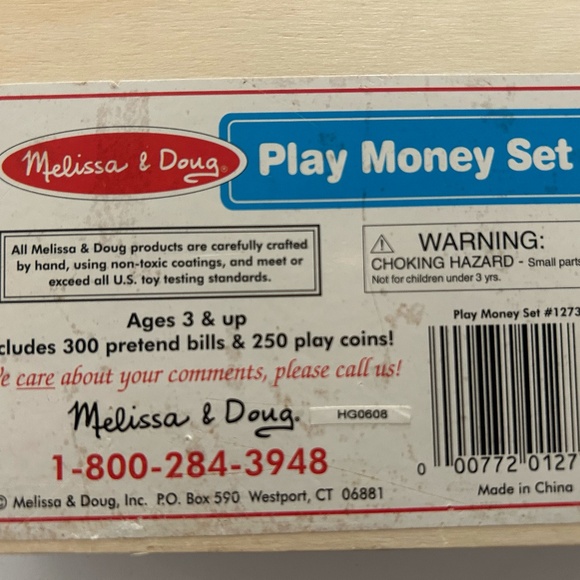 Melissa and Doug Play Money Set - Picture 5 of 5